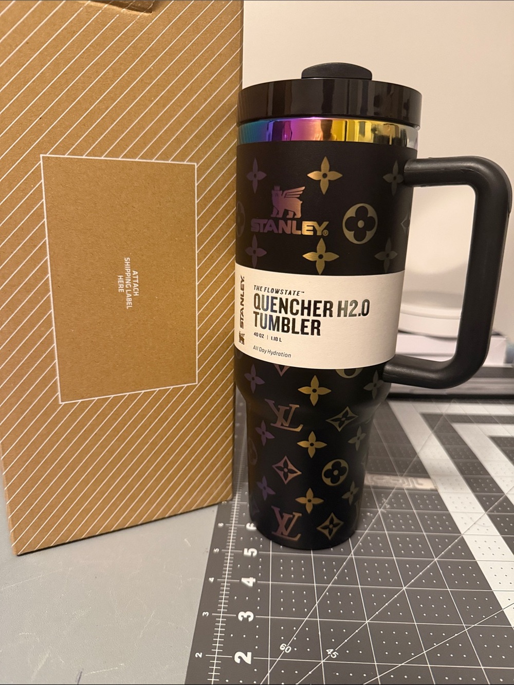 Stanley Quencher H2.0 Tumbler - Black with Iridescent Accent